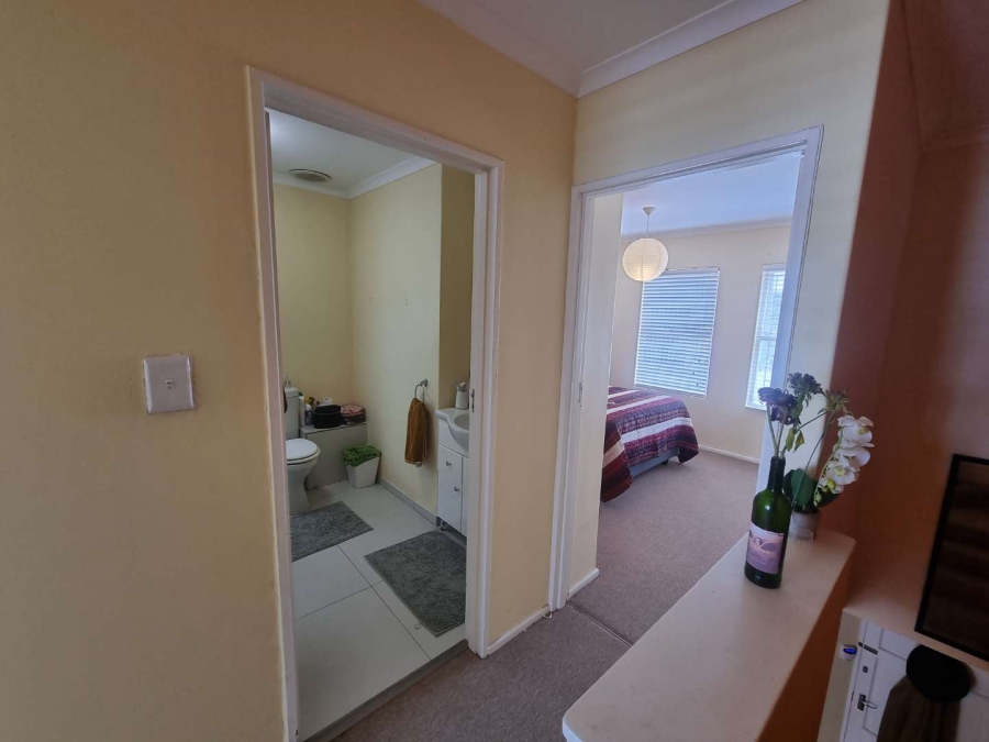 To Let 2 Bedroom Property for Rent in Claremont Upper Western Cape